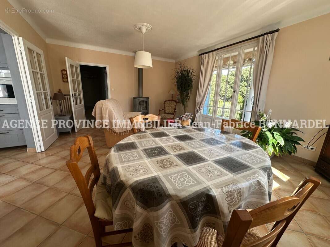 Maison 152 m² à Grignan  - photo 4