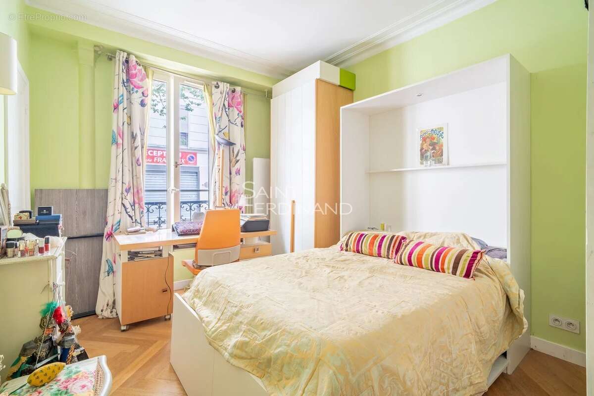 Appartement à PARIS-17E