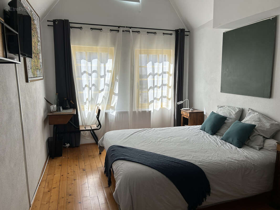 Maison de  155m2 avec local 80 m2 MORLAIX - photo 13