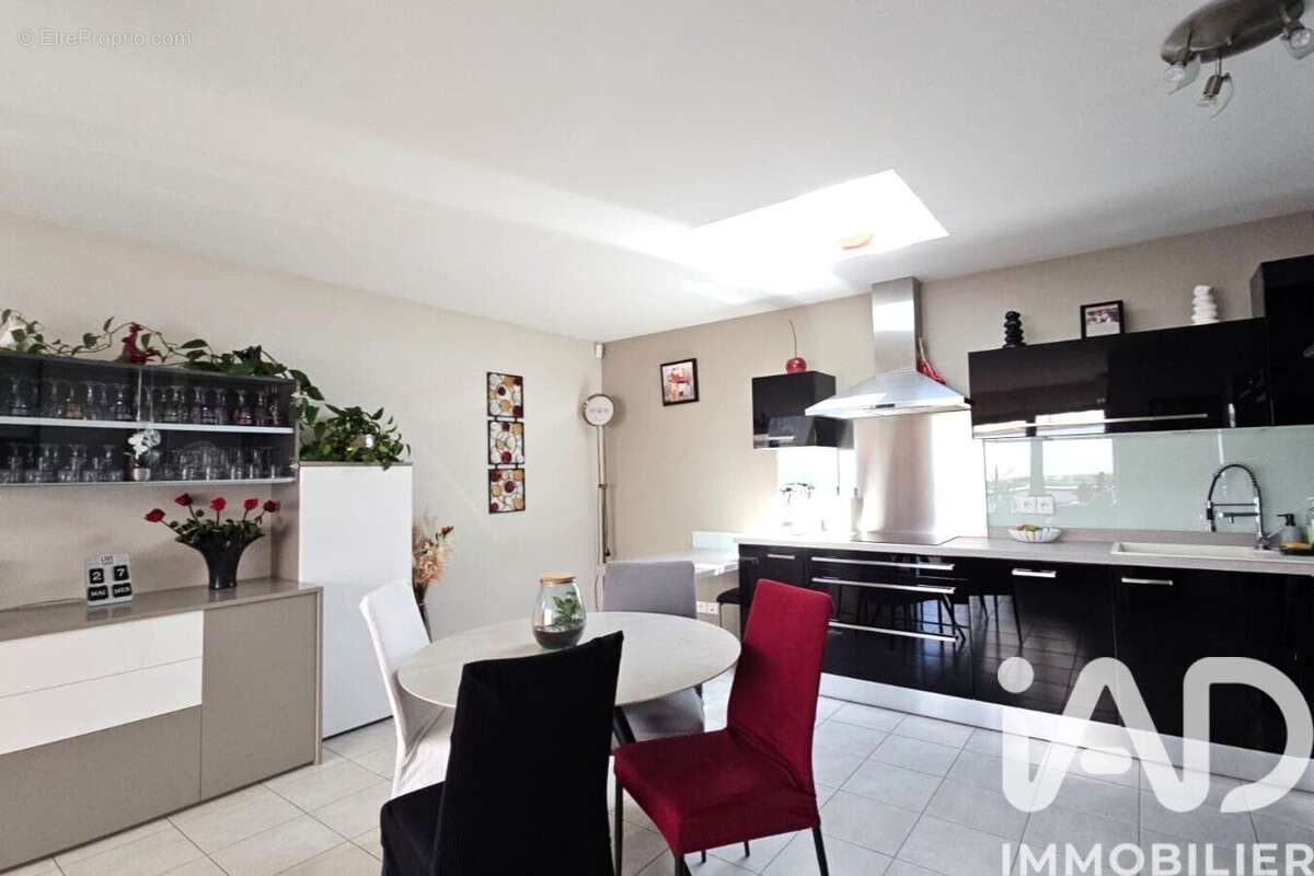 Photo 6 - Appartement à RILLIEUX-LA-PAPE