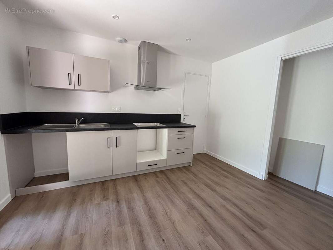 Maison 87 m² à Thueyts  - photo 4