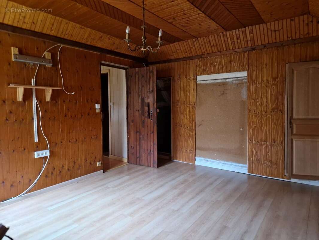 Maison à MENNEVAL