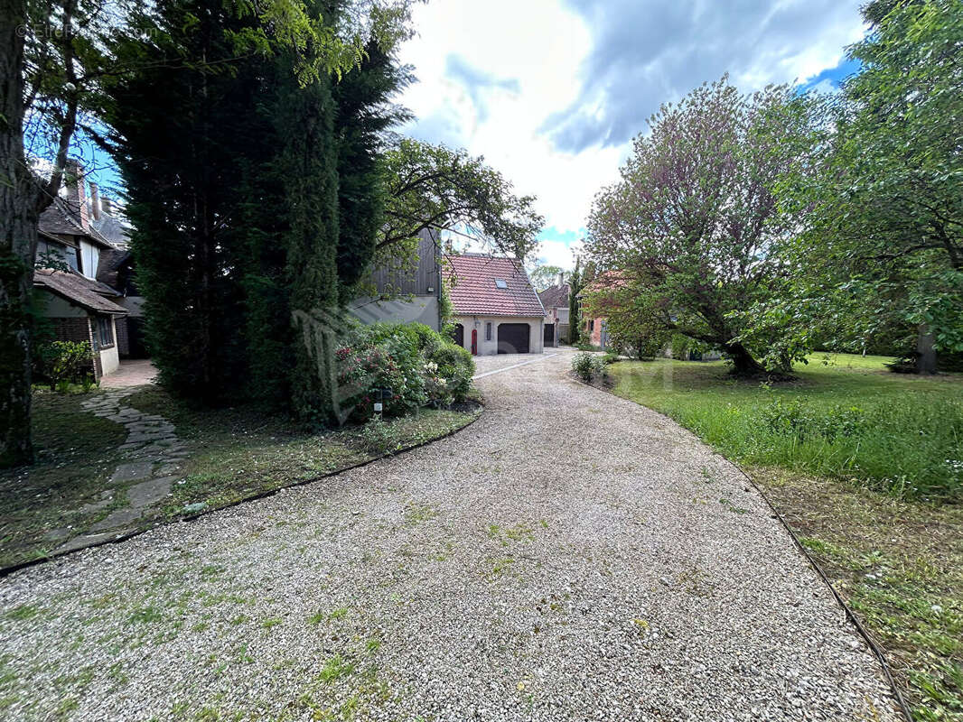 Maison à TOUCY