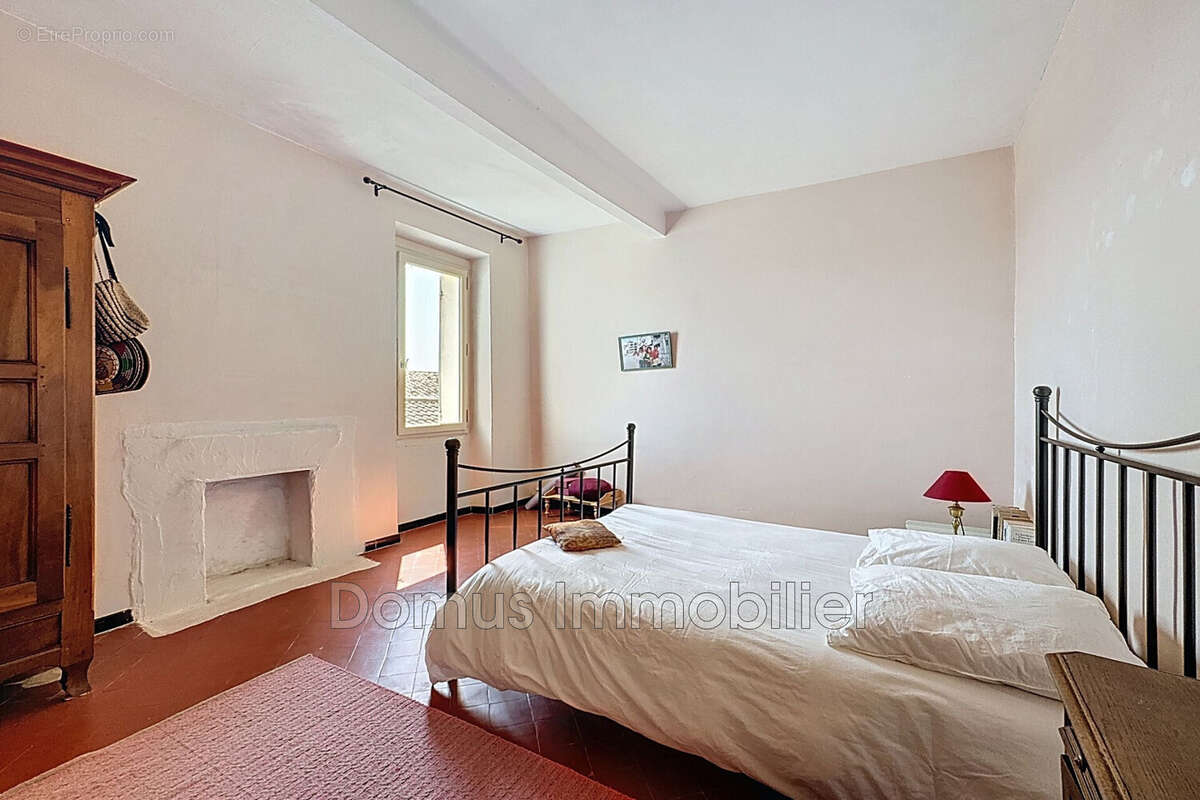 Maison à CHATEAUNEUF-DE-GADAGNE