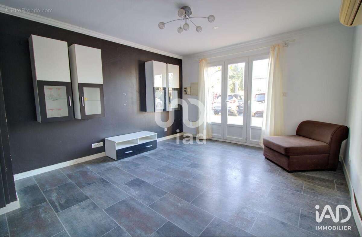 Photo 8 - Commerce à ROQUEBRUNE-SUR-ARGENS