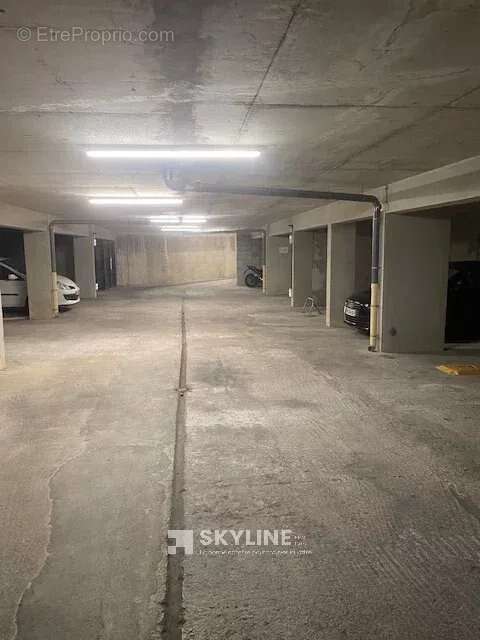 Parking à MARSEILLE-5E