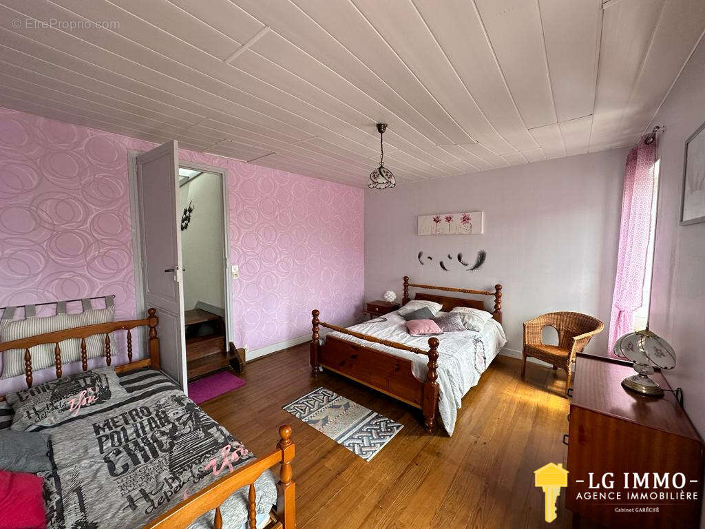 Maison à MORTAGNE-SUR-GIRONDE