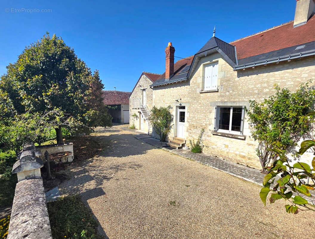 Maison à POUZAY