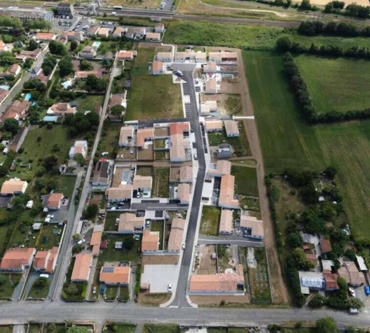 Terrain à LA ROCHELLE