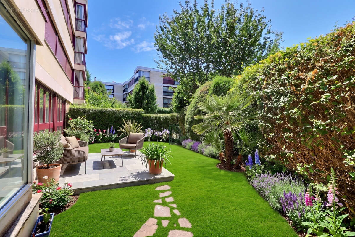 Appartement à FONTENAY-LE-FLEURY