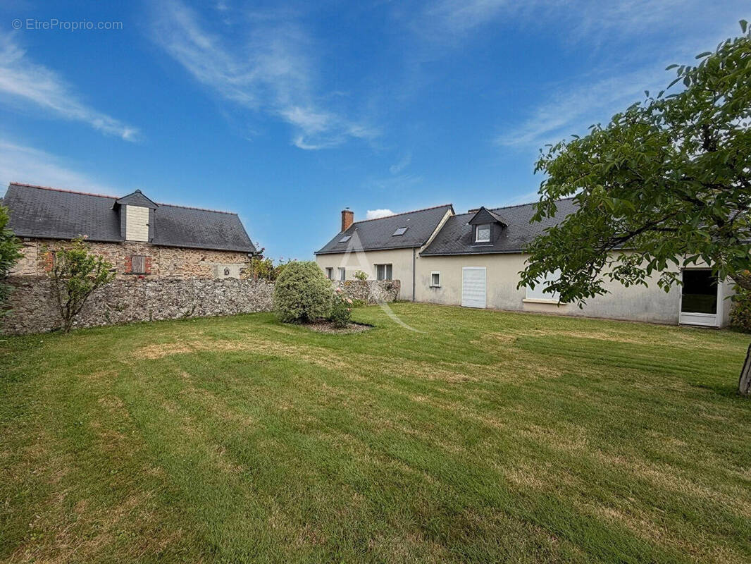 Maison à SOULAINES-SUR-AUBANCE