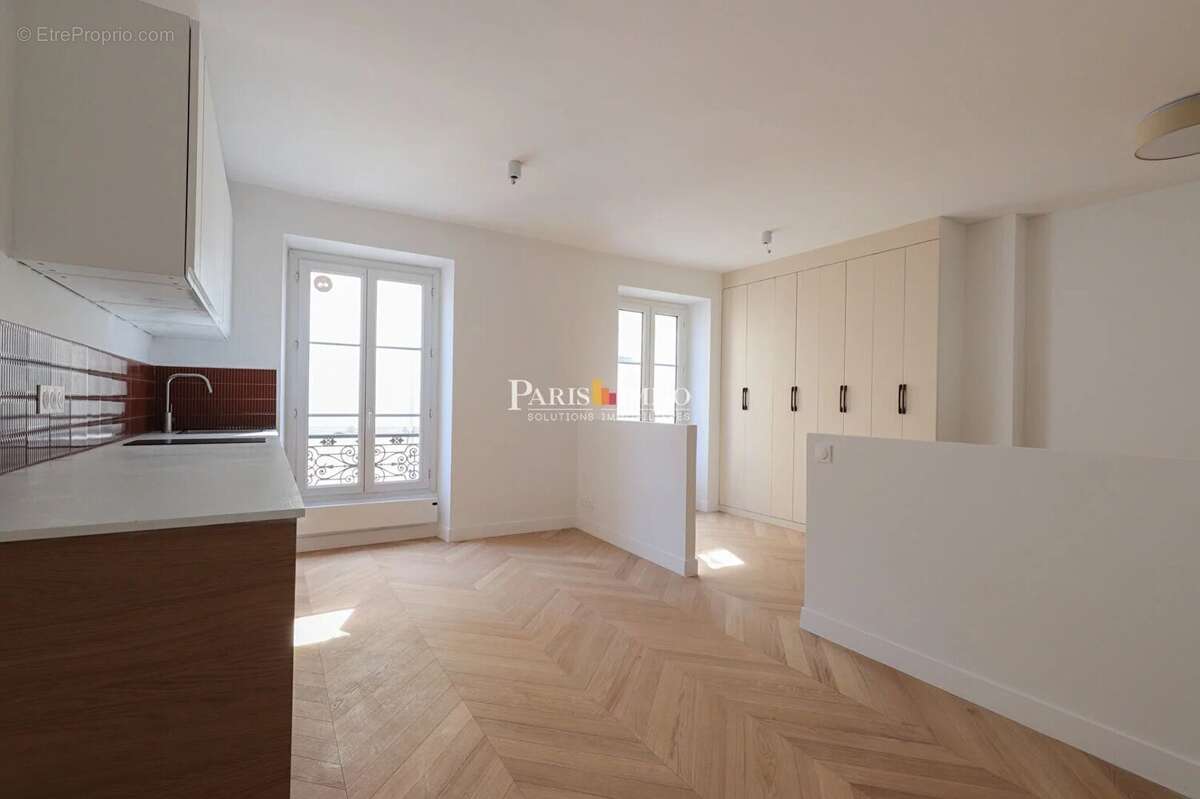 Appartement à PARIS-18E