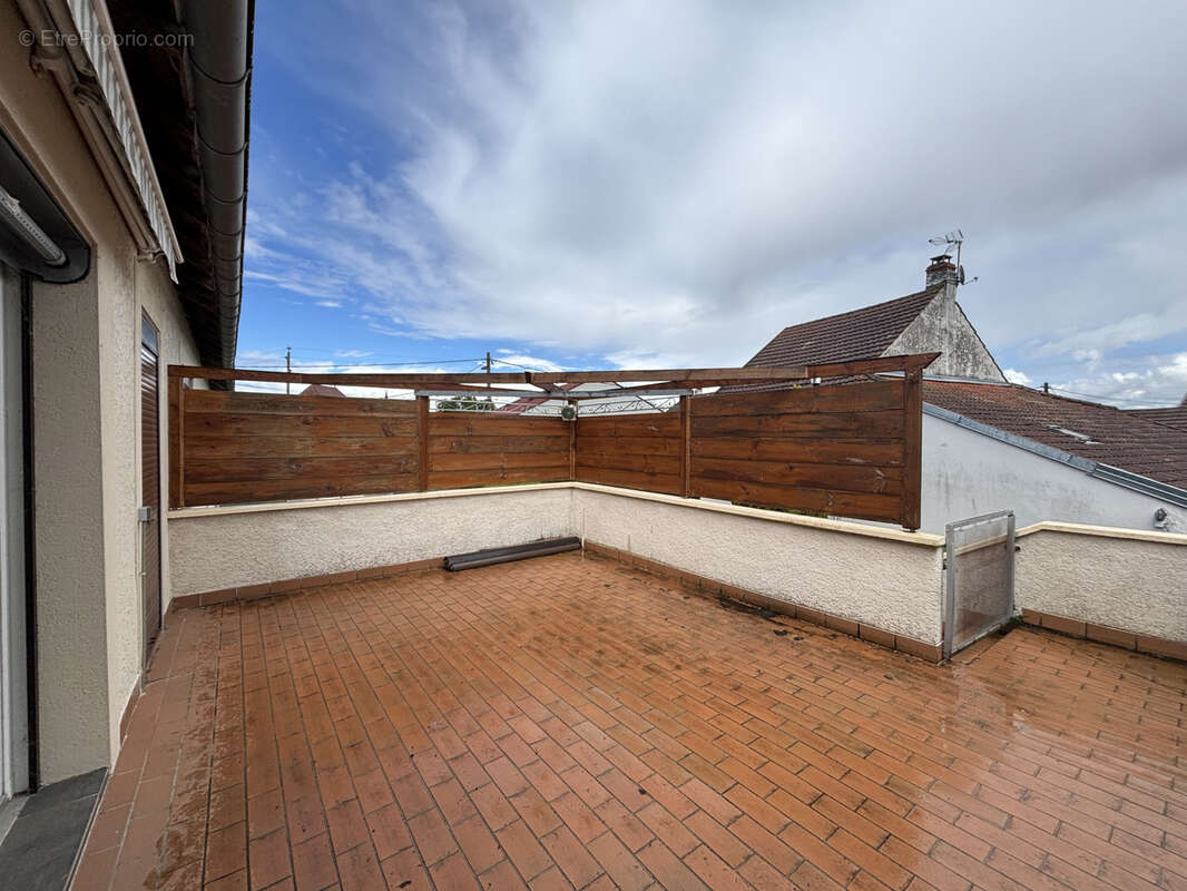 Appartement à TASSENIERES