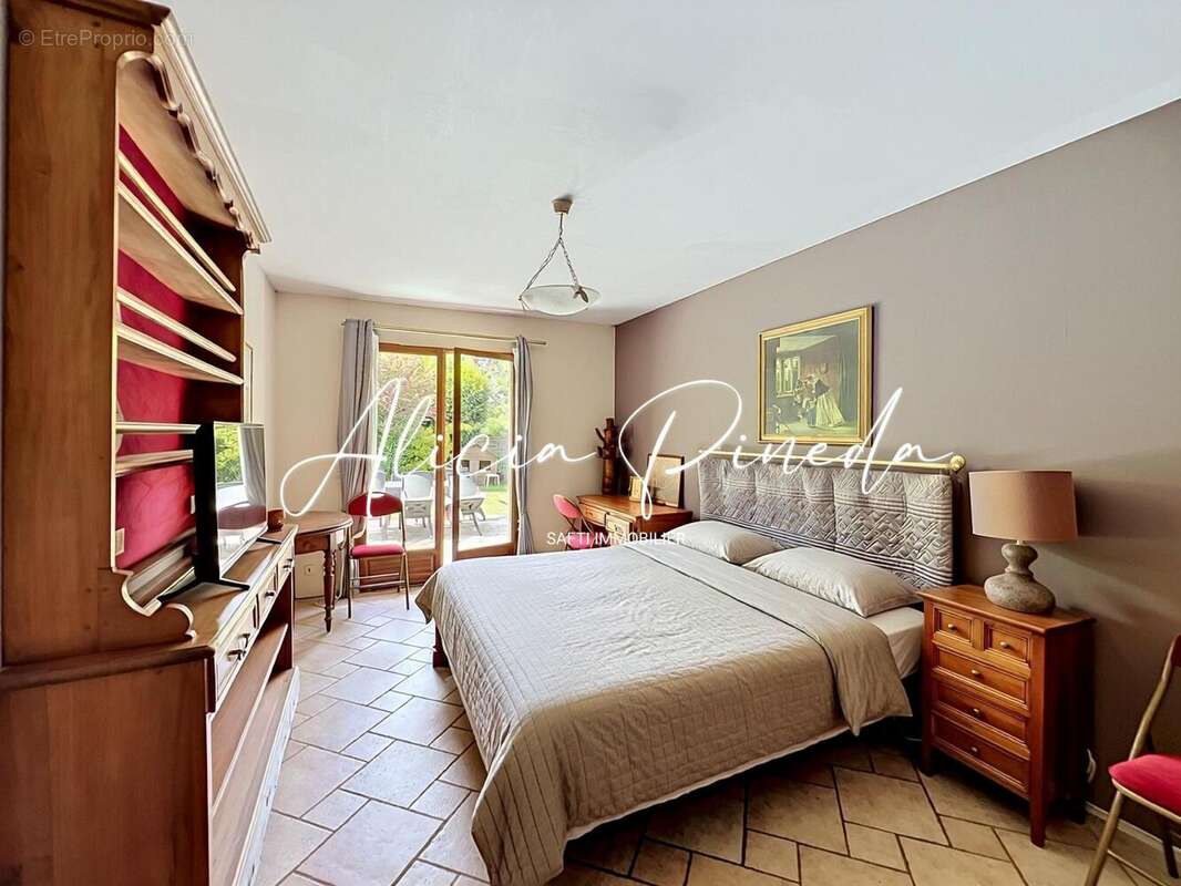 Maison 197 m² à Thoiry  - photo 6