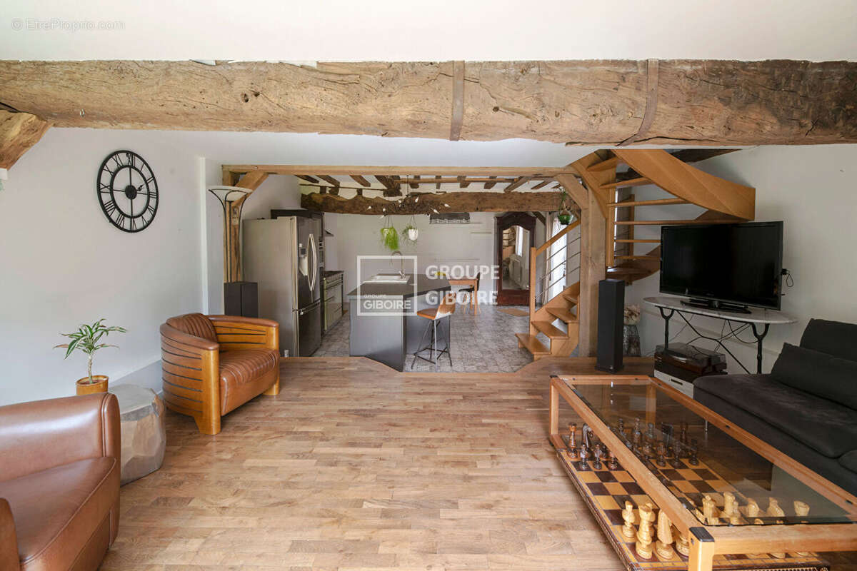 Maison à LA CHAPELLE-DES-FOUGERETZ