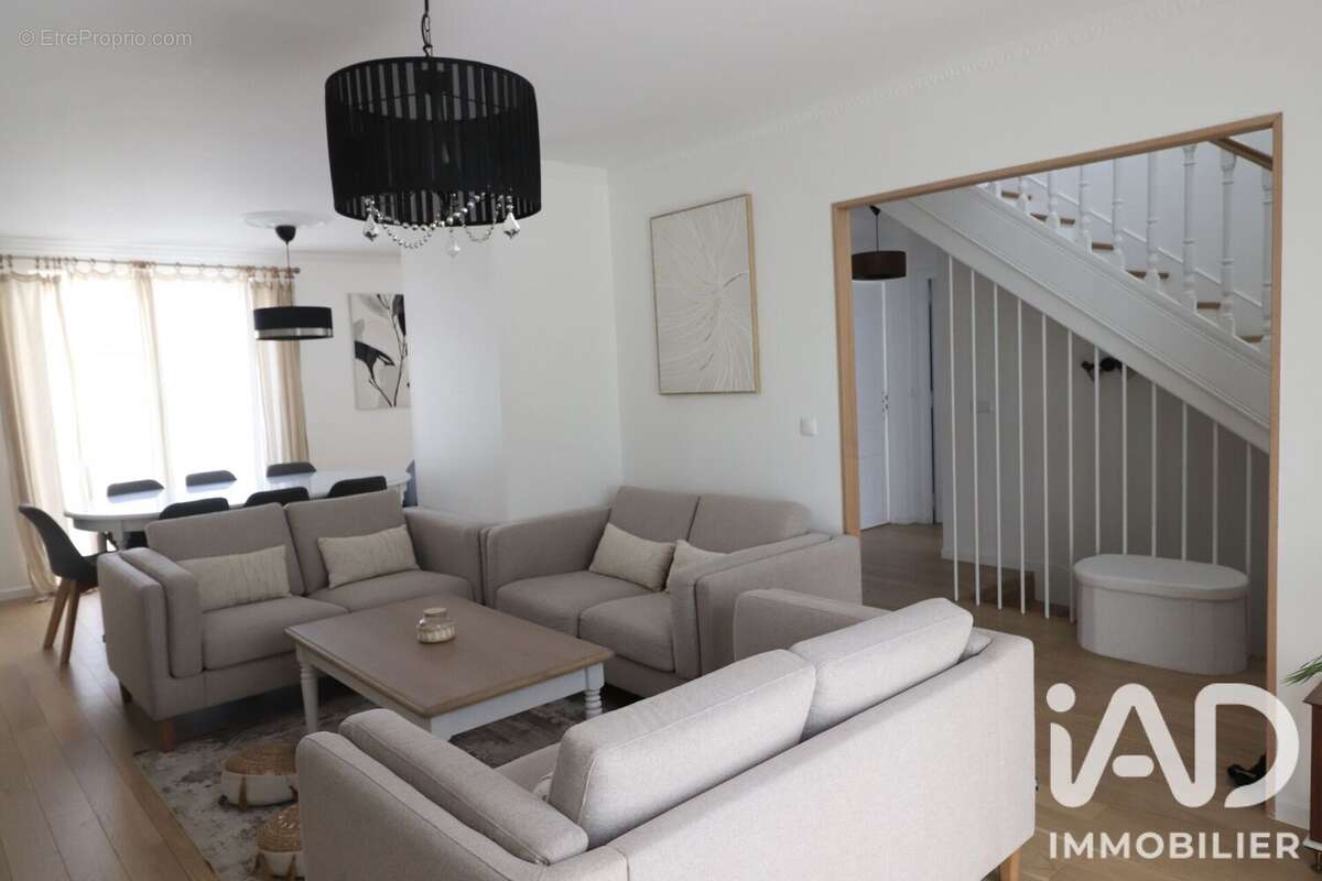 Maison 136 m² à Viry-Chatillon  - photo 2