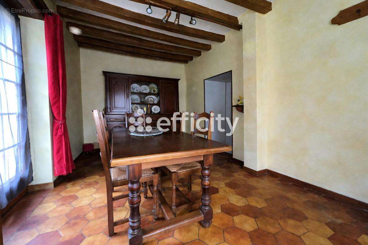 Maison à LONGNY-AU-PERCHE