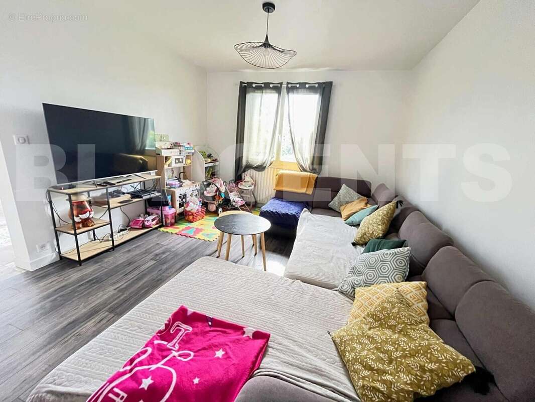 3ce5f071-eda2-4fdd-b081-96f8f9dccc29 - Maison à SAINT-JULIEN-DU-SAULT