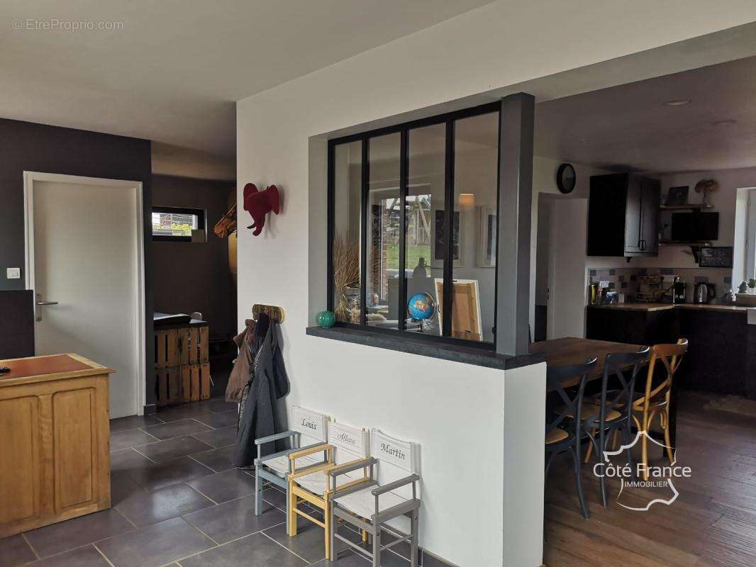 Maison à LA NEUVILLE-LES-DORENGT