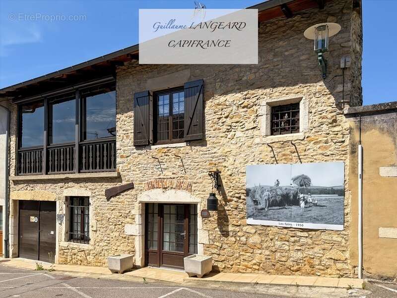 Revonnas (01250)- Ancienne Fruitière du XVIIe siècle - 247 m² de charme et d'histoire - photo 5