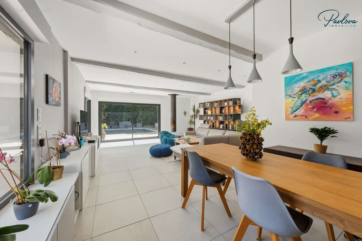 Maison à VIOLS-LE-FORT