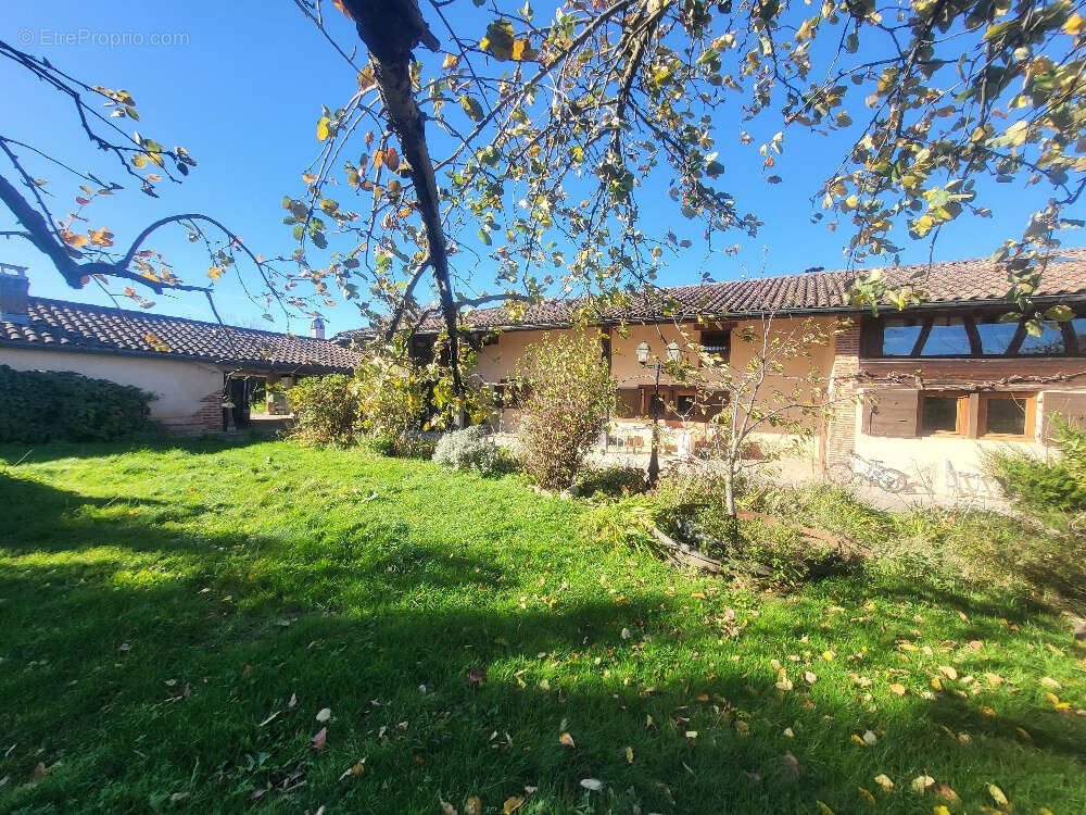 Maison à MEZERIAT