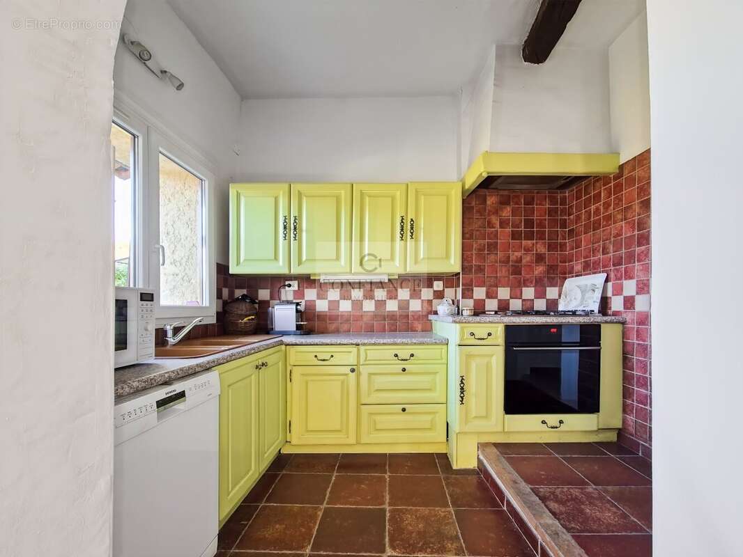 Appartement à CONTES