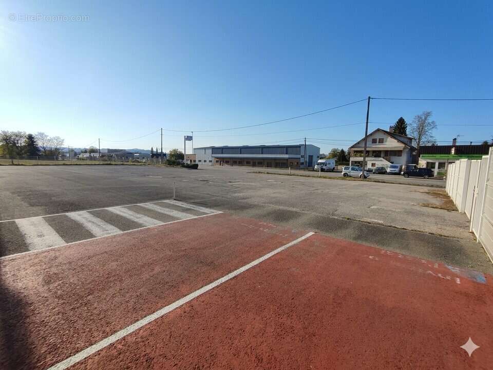 Autre à LES ABRETS