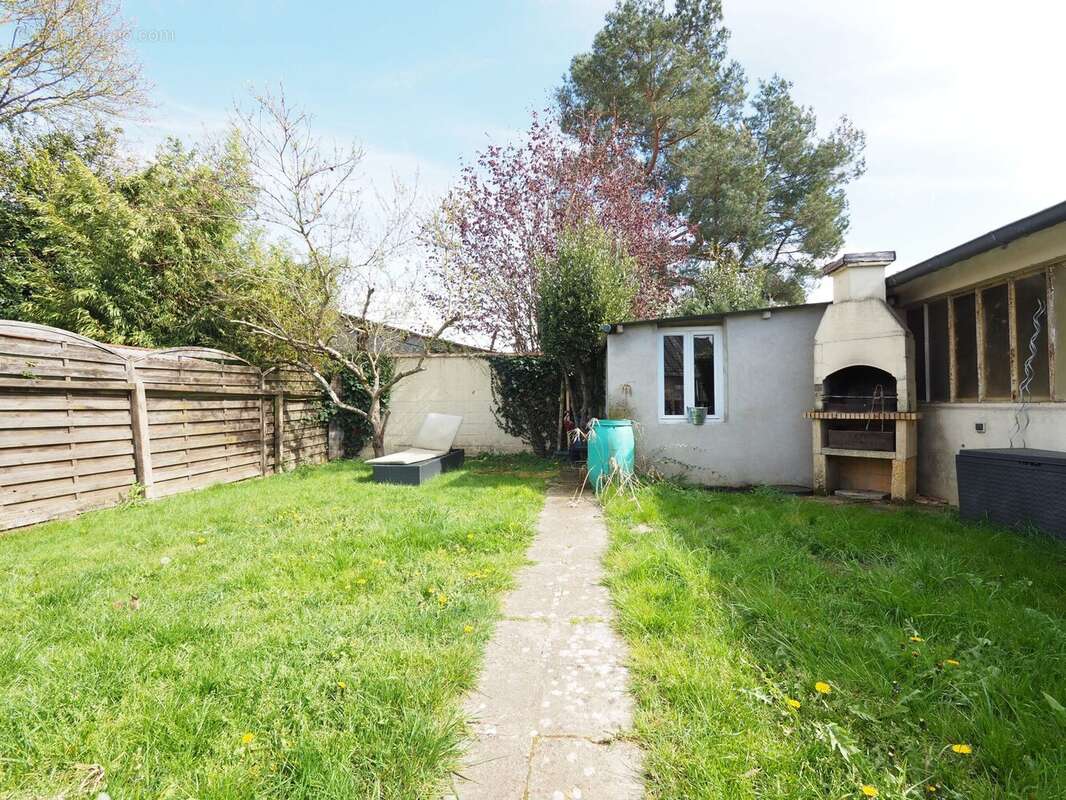 Maison à FONTENAY-LE-FLEURY