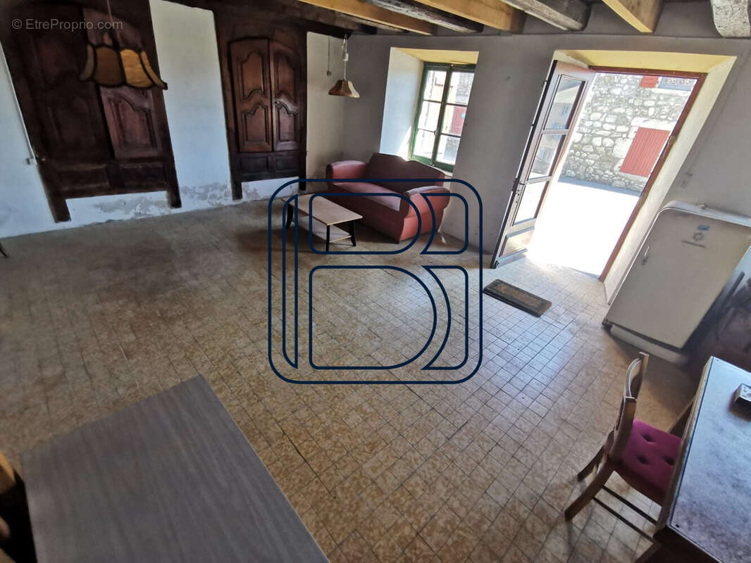Maison à SAINT-ANTHEME