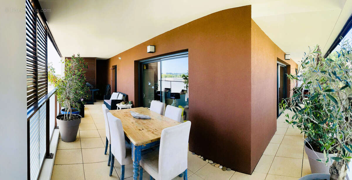 Appartement à MAUGUIO