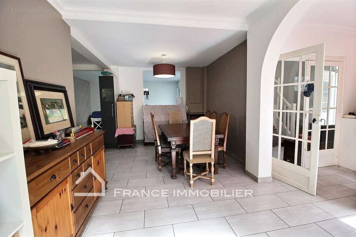 Maison 150 m² à Saint-Maur-Des-Fosses  - photo 7