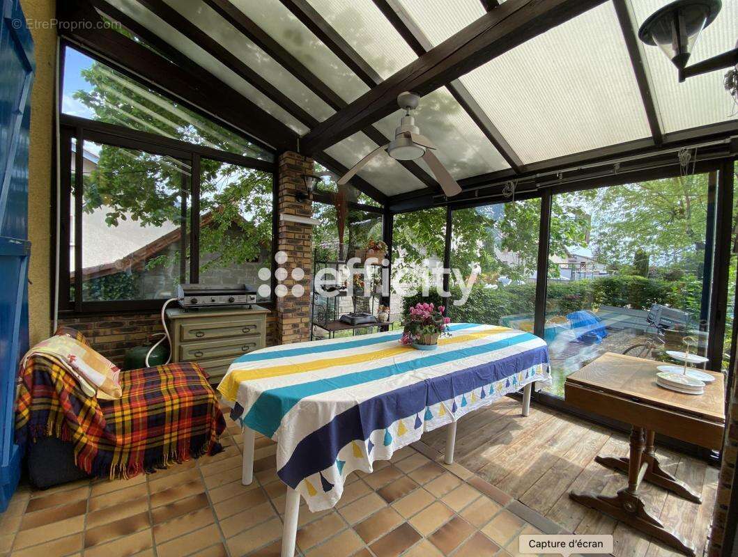 Maison 150 m² à Feurs  - photo 18