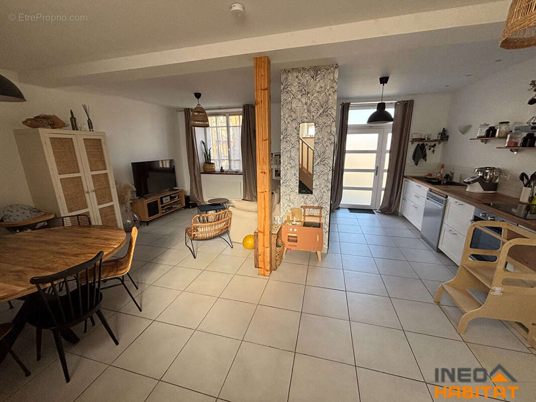 Maison La Chapelle Chaussee 4 pièce(s) 102 m2 - photo 5