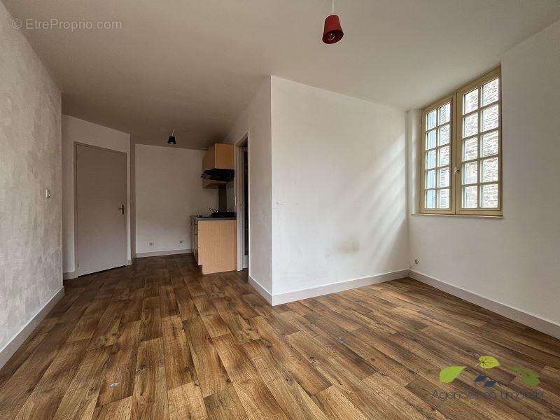 Appartement à SAINT-LEONARD-DE-NOBLAT