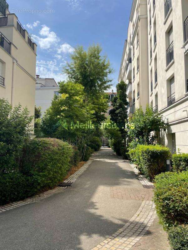 Appartement à CHARENTON-LE-PONT