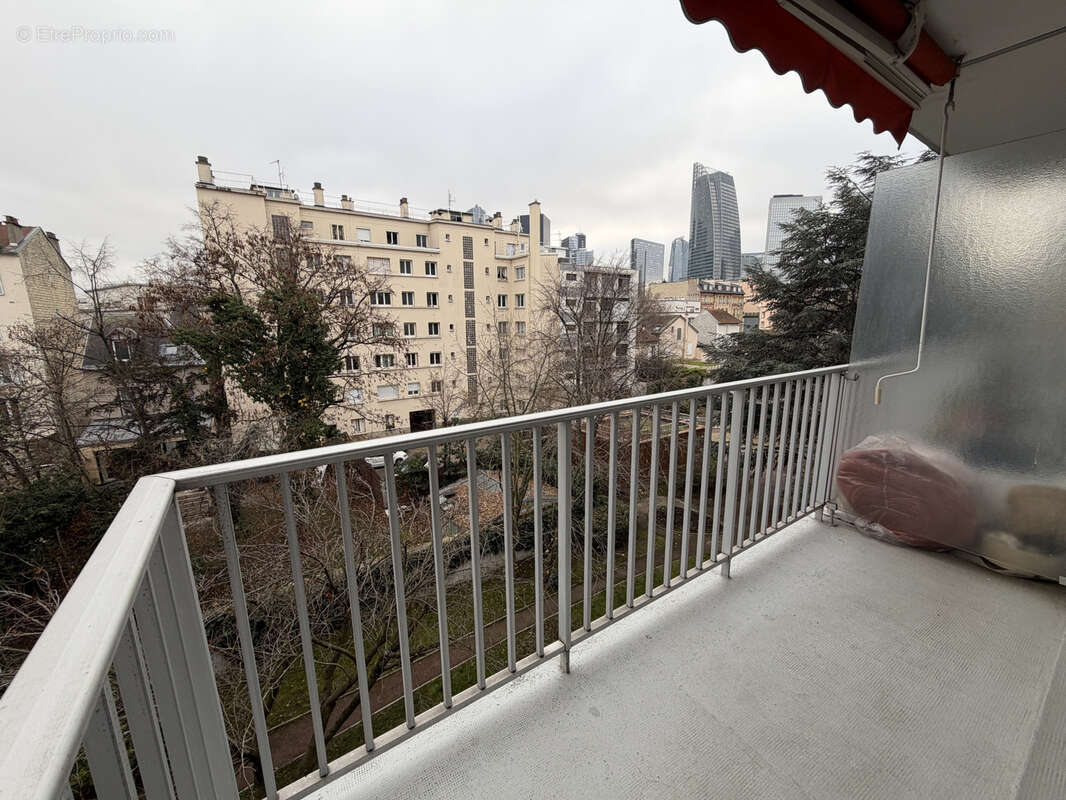 Appartement à COURBEVOIE