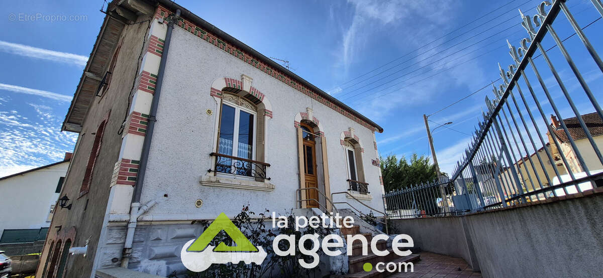 Maison à MONTLUCON