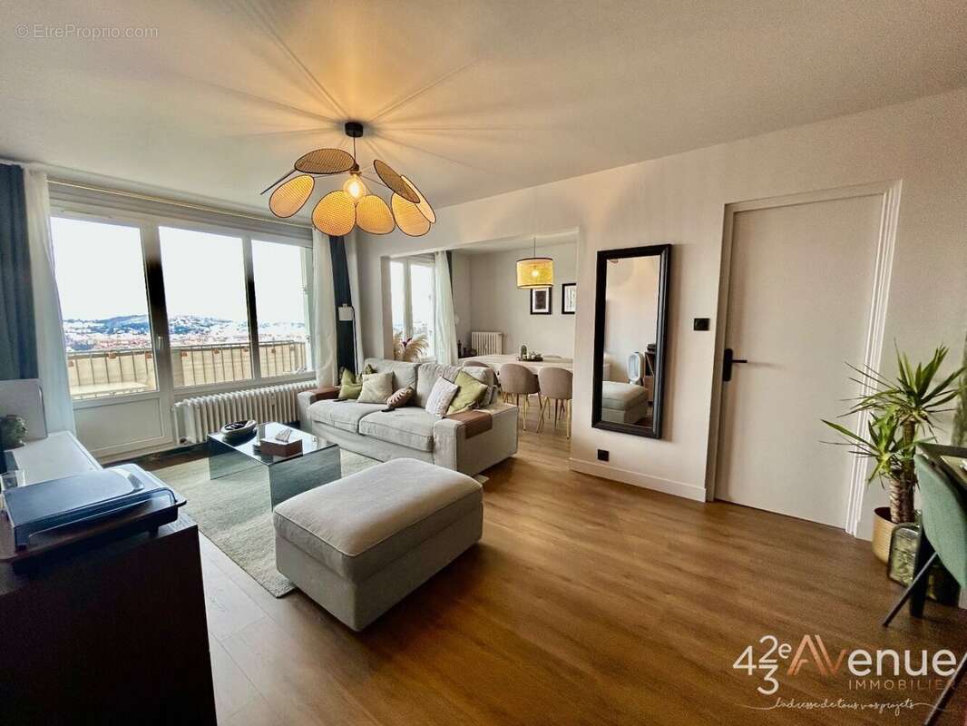 Appartement à SAINT-ETIENNE