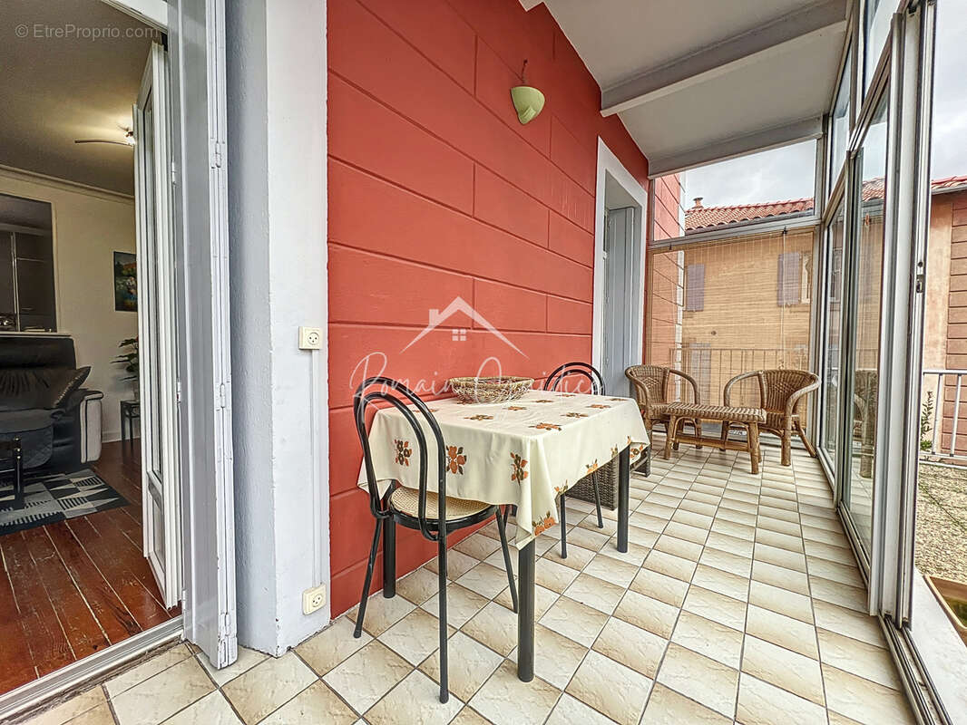 Appartement t2 60 m2 vendu meublé avec grande terrasse - photo 3