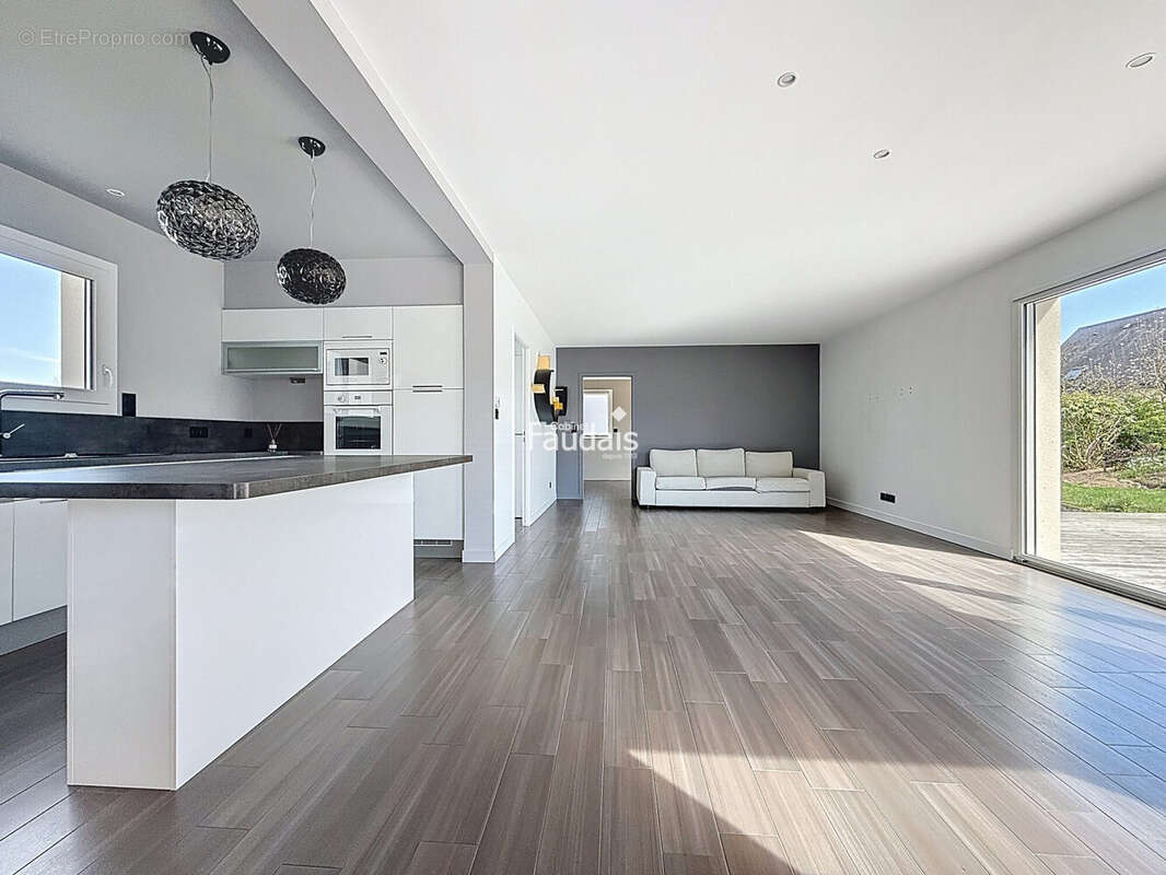 Maison 130 m² à Saint-Lo  - photo 3