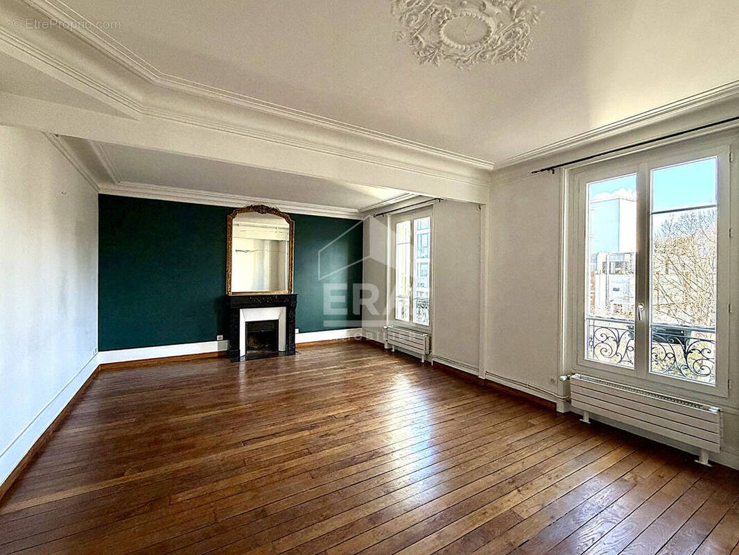Appartement à NEUILLY-SUR-SEINE
