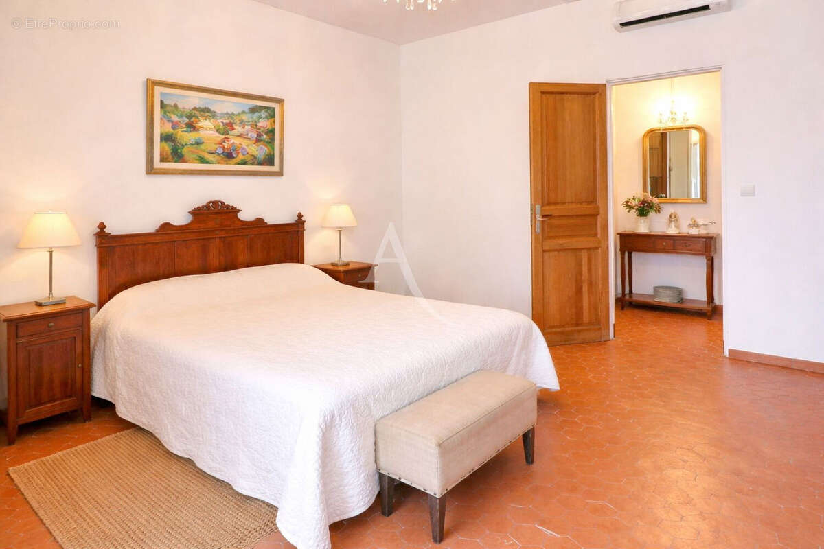 Maison à GINASSERVIS