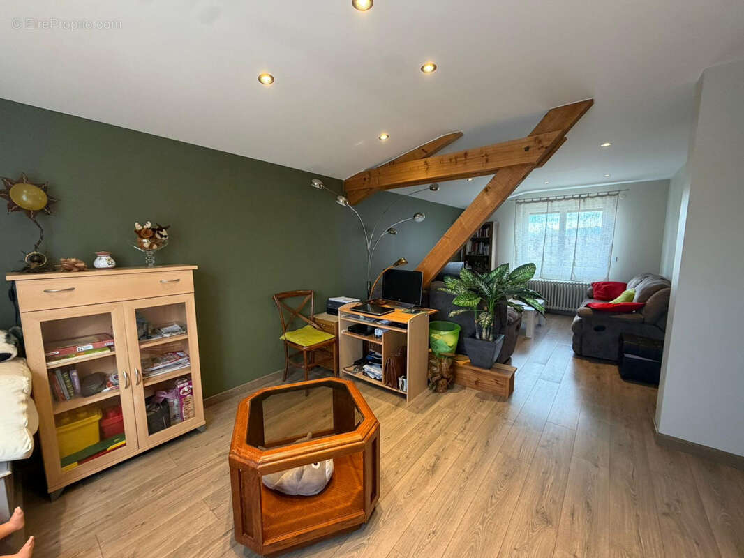 Maison à SAINT-PIERRE-EN-FAUCIGNY