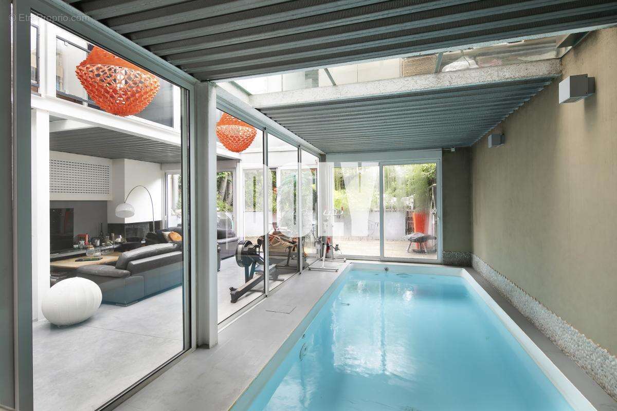 Maison à LA GARENNE-COLOMBES