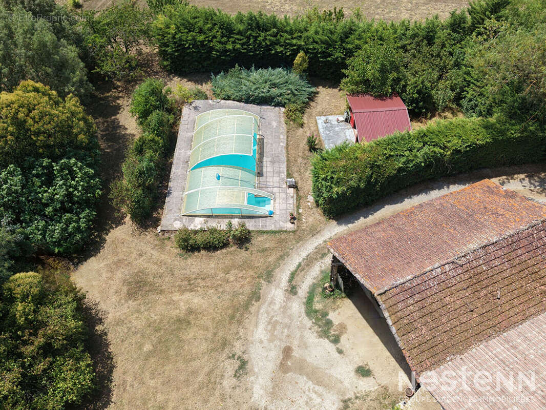 A Vendre Maison en pierre rénovée avec dépendances sur plus de 6 600 m² à Saint-Puy - photo 14