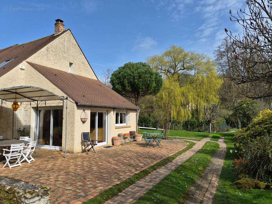 Maison à SAINT-REMY-LES-CHEVREUSE