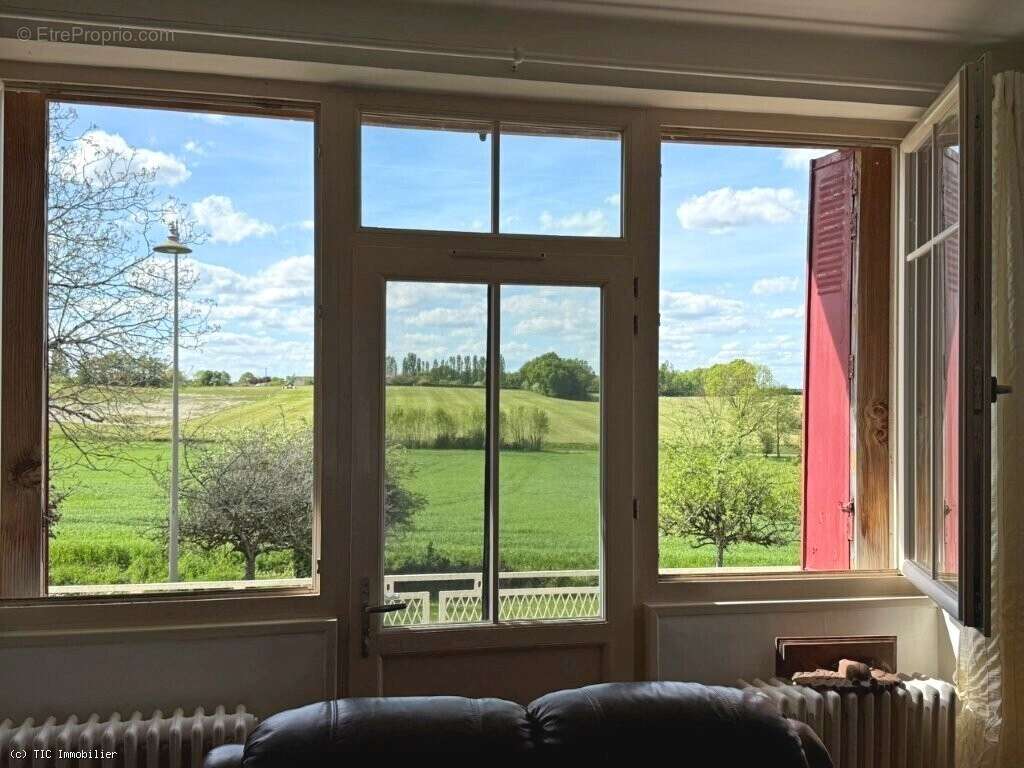 Maison à CHAMPAGNE-MOUTON