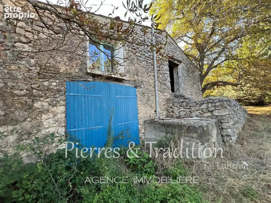 Reillanne, ancienne ferme à rénover avec dépendances sur 17HA - photo 7