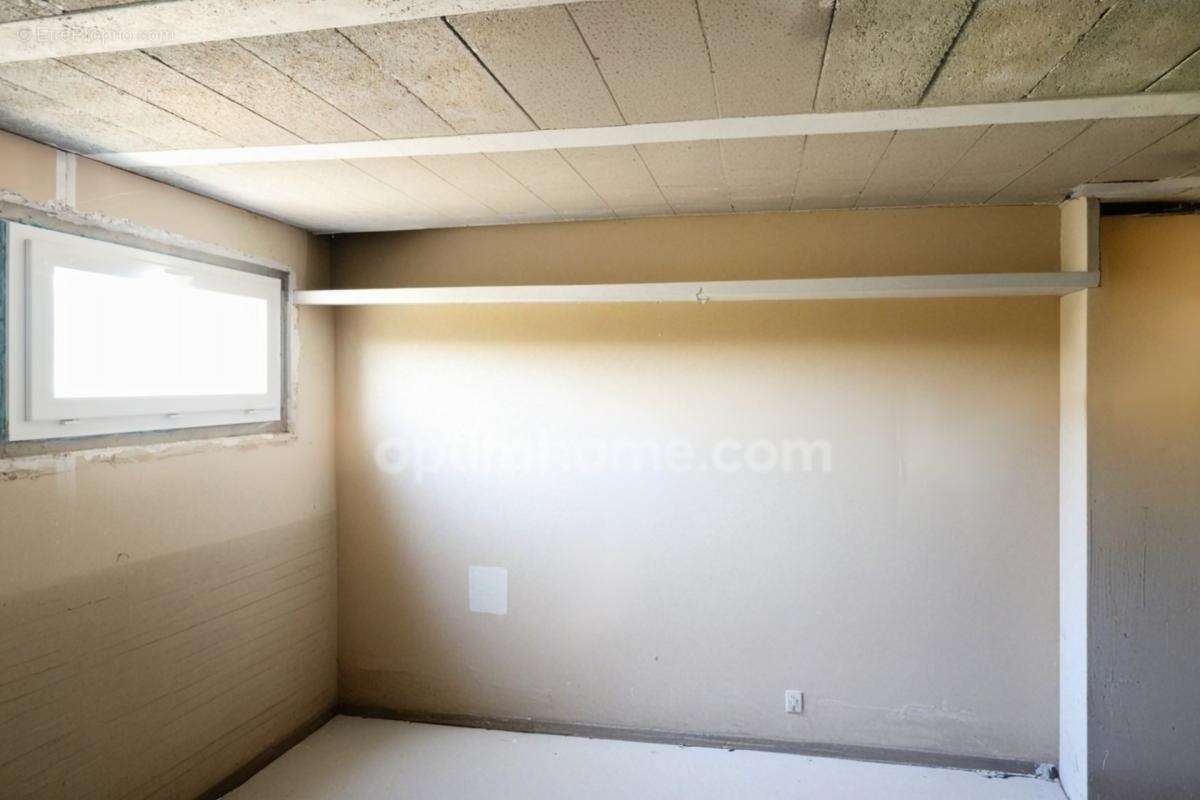 Maison Individuelle sur sous-sol de 65 m² environ - 4 pièces - 1 voir 2 Chambres - Garage -Parcelle 700 m² -MAGNAC LAVAL (87) - photo 24